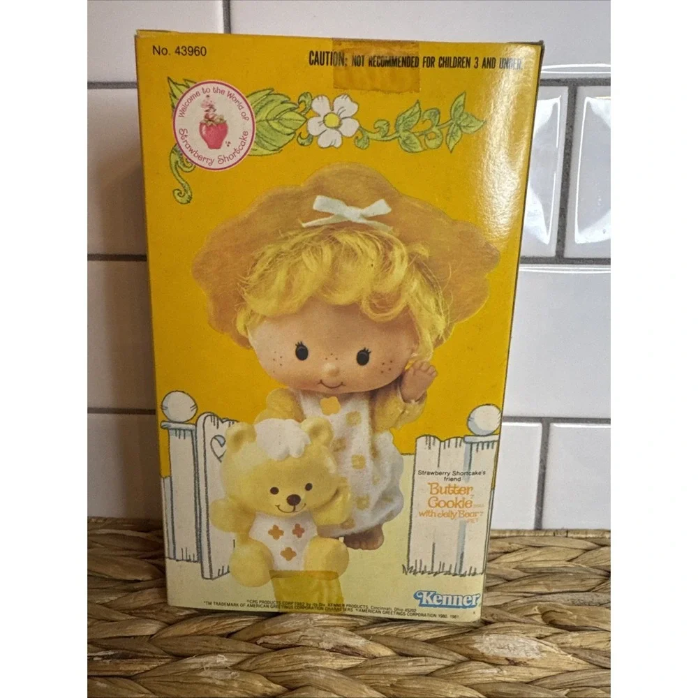 Vintage 1982 Strawberry Shortcake Butter Cookie Doll w/ Jelly‎ Bear Pet Comb Box